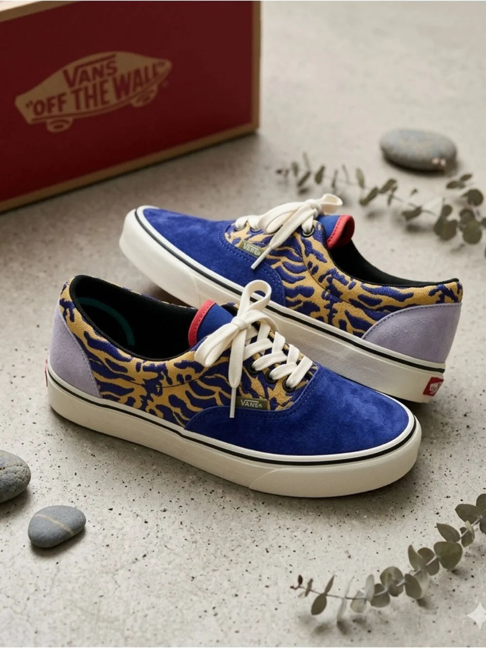 Vans ComfyCush Era Bugs Blueprint W8.5 VN0A3WM9WWG NIB